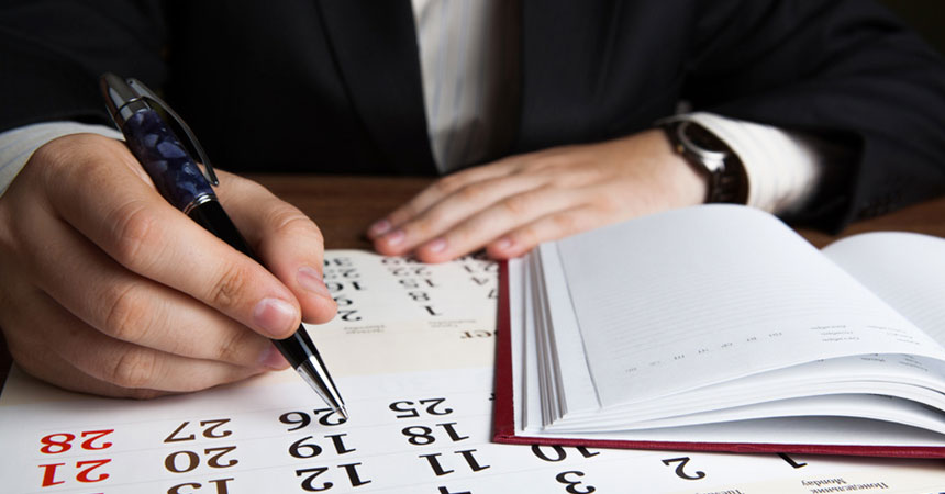 La prescripci�n del derecho de la Administraci�n a comprobar bases, deducciones u operaciones procedentes de periodos prescritos