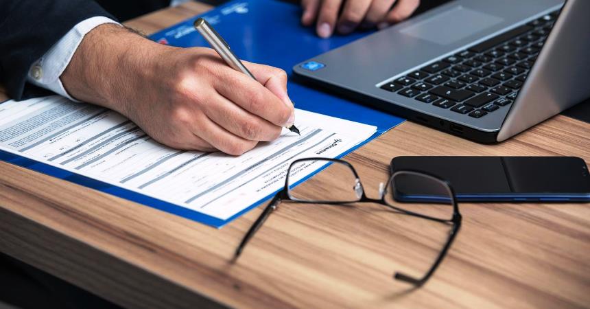 Reducci�n de rendimientos irregulares en IRPF por abogados